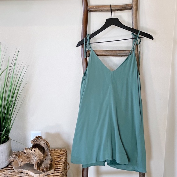 Mini Linen Green Dress - Picture 2 of 2
